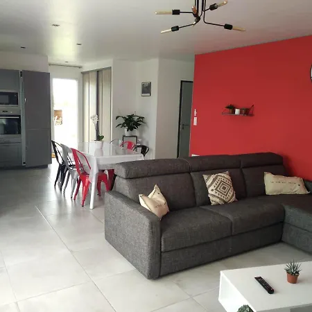 De La Bultiere 4 Etoiles Ouvert A L'annee Entre Montaigu Et Les Herbiers Holiday home